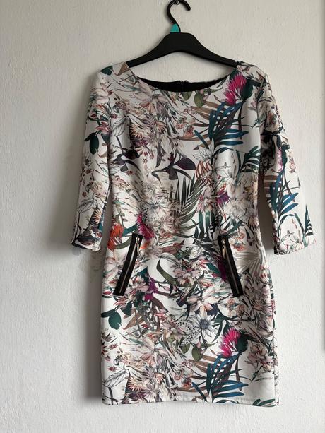 Krasne elasticke saty kvetovane velk s, s
