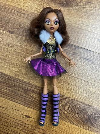 Clawdeen alive monster high,