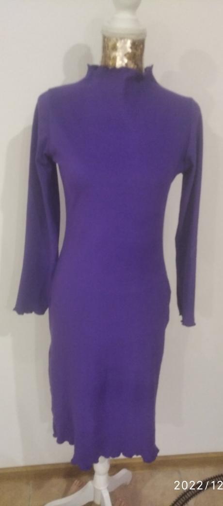 Krásne fialové midi saty, 