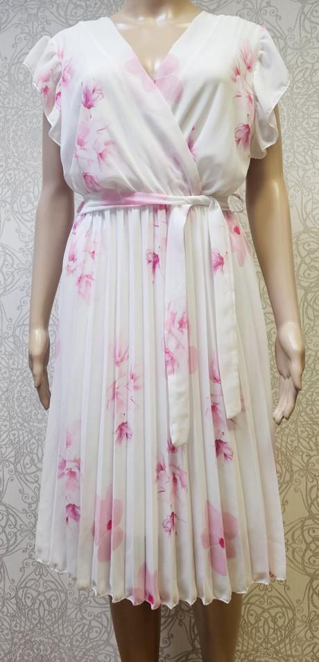 Šifónové šaty s kvetmi,