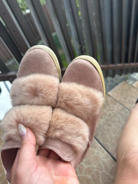 Čižmy s kožušinovou, 33