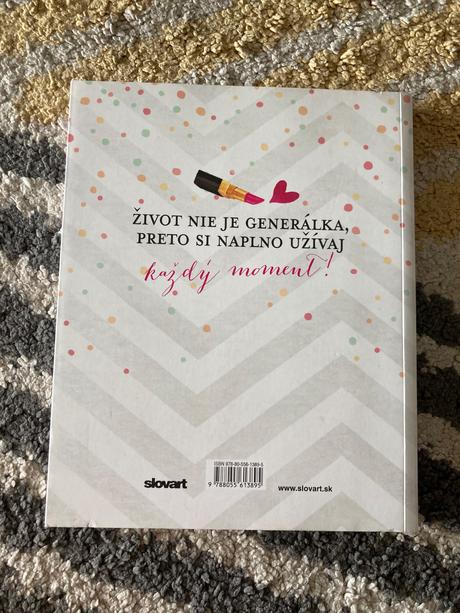 Zápisník supermamy (2015),