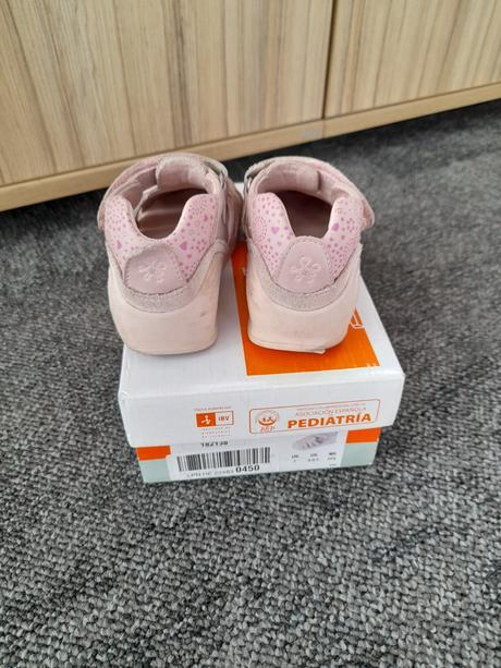 Sandalky biomecanics, 24