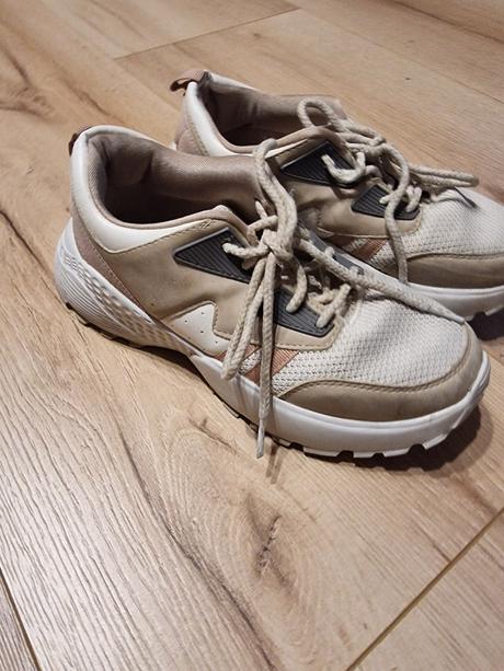 Botasky reserved, reserved,35