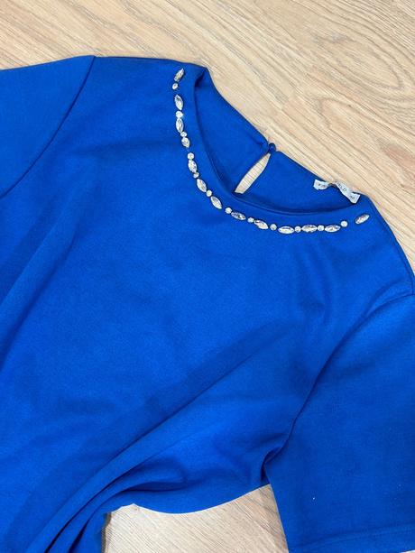 Krásne nové šaty, l