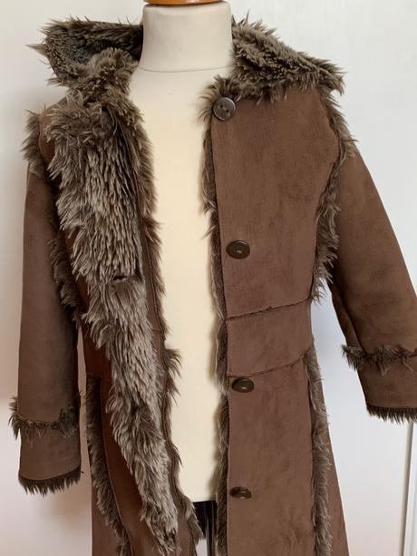 Dievčenský kožuch, 122