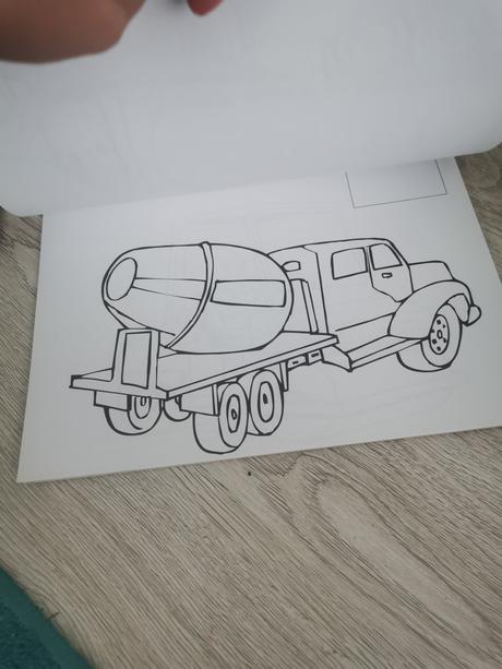Omaľovánka super book,