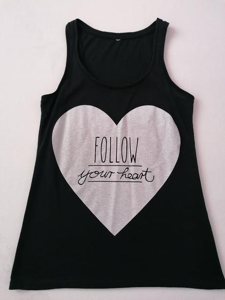 Tielko so srdiečkom, xs