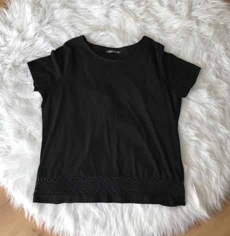 Elegantné čierne tričko s čipkovaným lemom, bonmarché,50