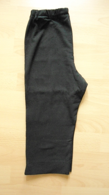 Cierne 3/4-ove nohavice, 140