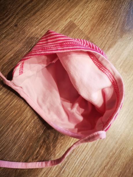 Čiapka na zaviazanie, 62