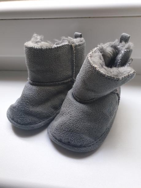 Capačky next, next,<17