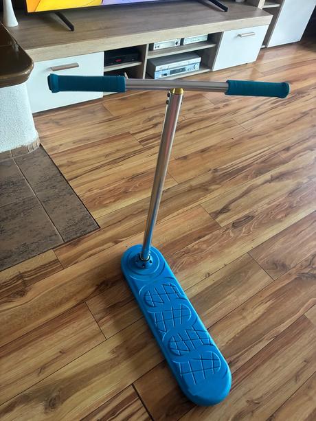 Kolobezka na tranpoloni, <150 cm