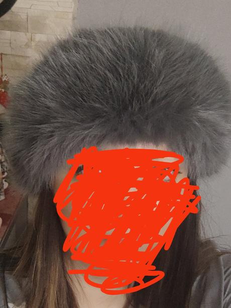 Čelenka svetlo siva, l