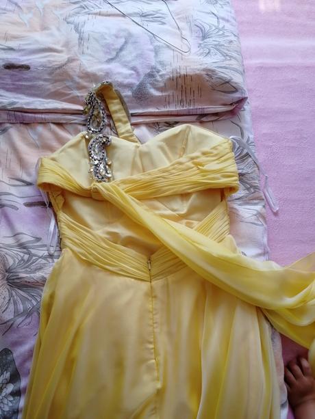 Spolocenske saty, 34