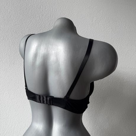 Mierne vystužená podprsenka s kosticou čierna 8860, 75b / 80b / 85b / 90b