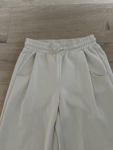 Voľnejšie nohavice, reserved,146