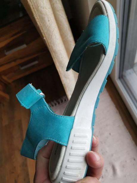 Sandále s originál krabicou, 37