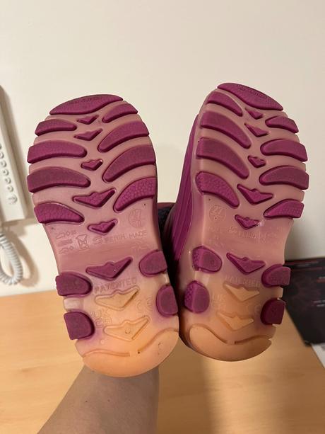 Svietiace snehule, 27