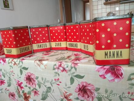 Retro kovove, plechove dozy, plechovice, 