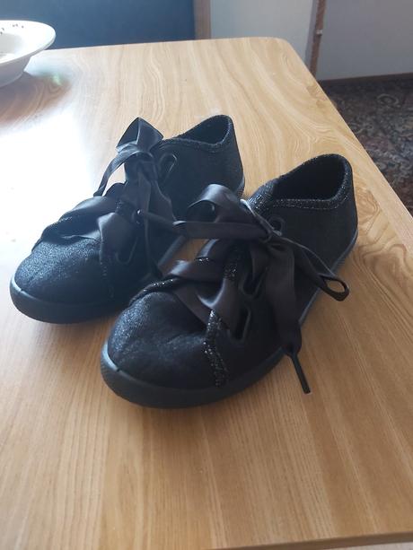 Tenisky trblietave, 32