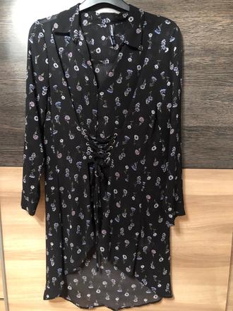 Bluzka cierna s kvetmi vzadu predlzena 42, 42