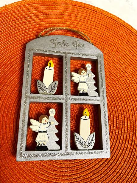 Závesná dekorácia okienko vianoce,