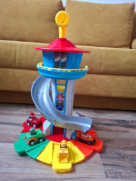 Labkova patrola -centrala paw patrol, 