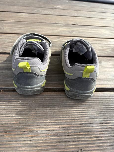 Turistické topánky, 33