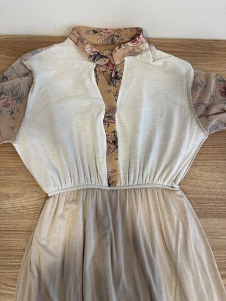 Šaty s kvetinovým vzorom, 