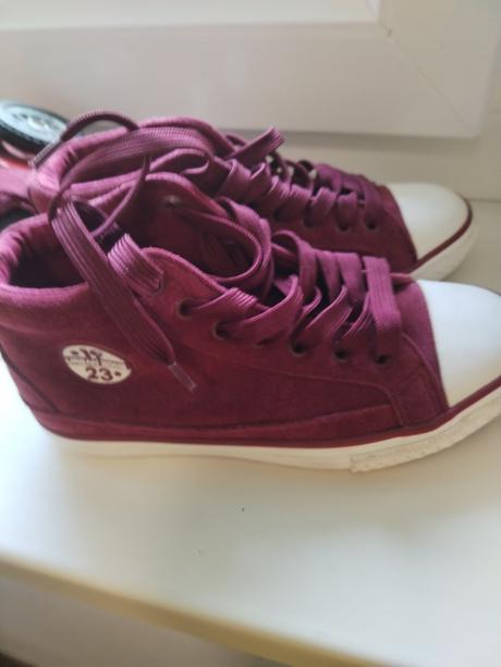 Predám nové tenisky, 32