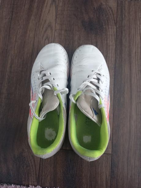 Darujem halovky, adidas,38