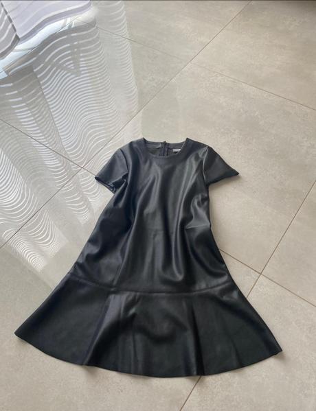 Kožené šaty top stav, 134