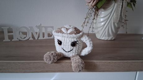 Háčkovaná šáločka capuccino,