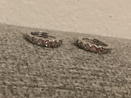 Malé kruhové náušnice s kamienkami, 