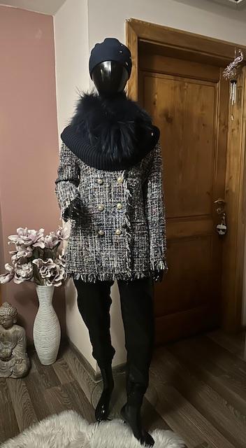 Krásny kabátik so striebornou niťou zn. gaudi, gaudi,l / m