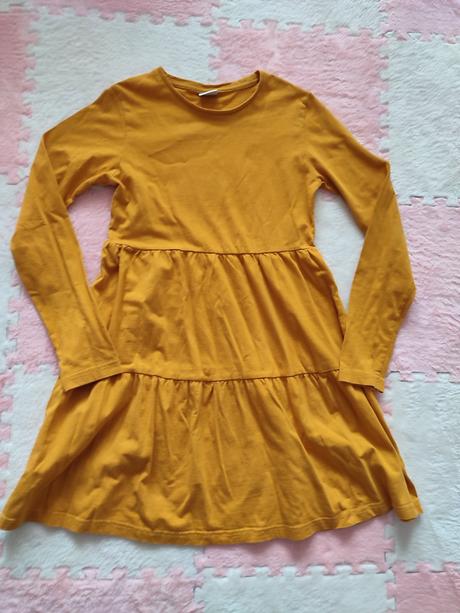 Horčicové šaty, gate,158