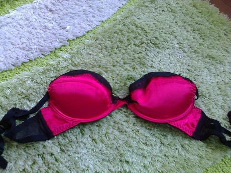 Červená sexi podprsenka, gate,70a