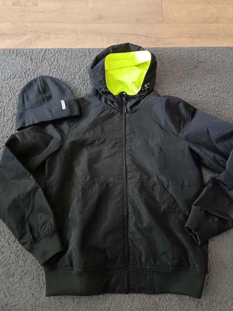 Chlapčenská prechodná bunda + čiapka, s