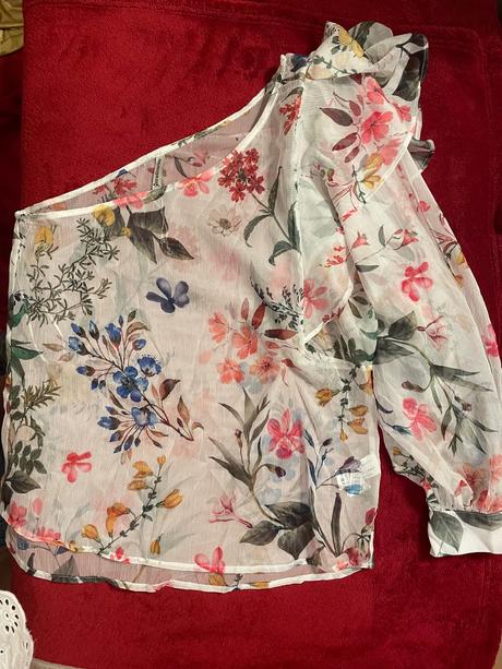 Asymetricky strihana bluzka stradivarius, stradivarius,s