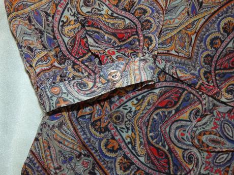 Kvalitné vzorované šaty, s