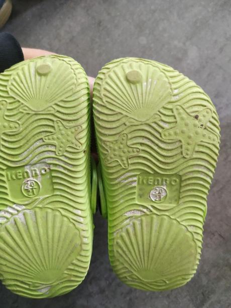 Topánky do vody, 20