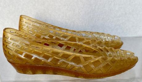 Zlaté gumené sandálky, 36