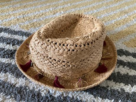 Klobúk s retiazkami 128/140, takko,104