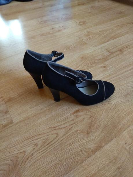 Lodičky na opätku, 38