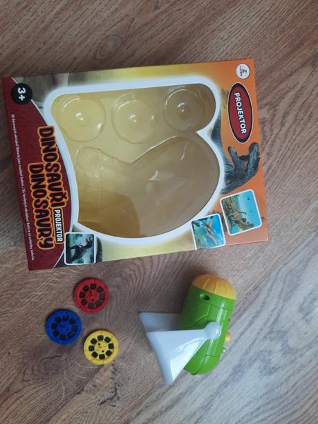 Projektor dinosaury,