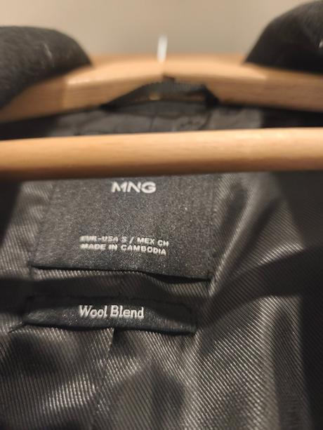 Dámsky vlnený kabát zn.mango, mango,s