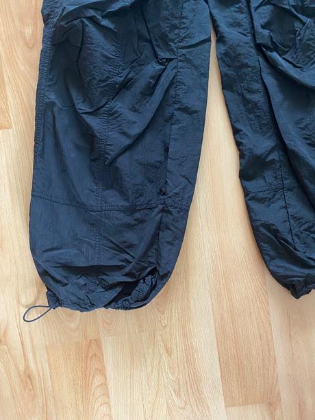 Nohavice zn. bershka, bershka,xs