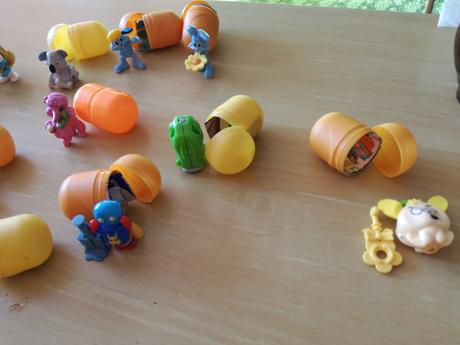 Kinder hračky - kompletné,