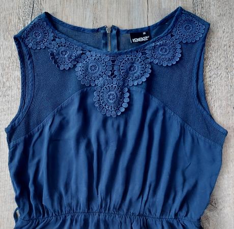 Tmavomodré letné šaty, 38